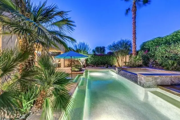 Aurora by Avantstay Stylish Spacious Oasis w/ Pool, Spa & BBQ