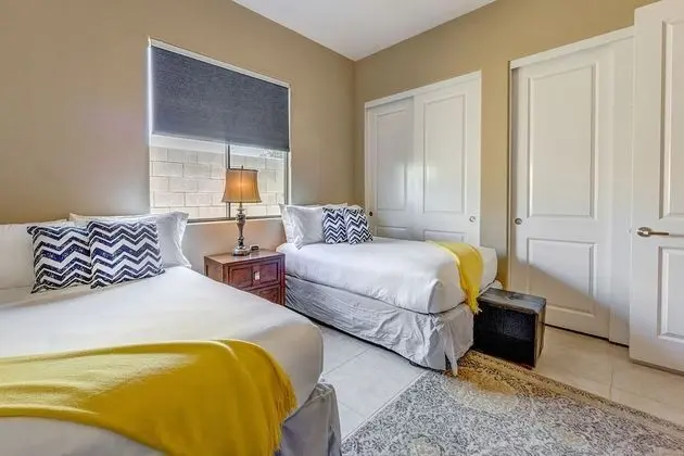 Aurora by Avantstay Stylish Spacious Oasis w/ Pool, Spa & BBQ - İç Mekan
