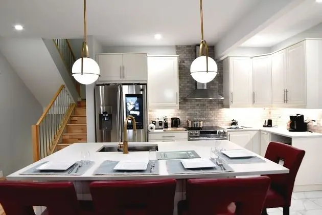 Aurora Deluxe Vacation Guest House