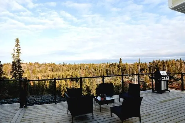 Aurora Deluxe Vacation Guest House
