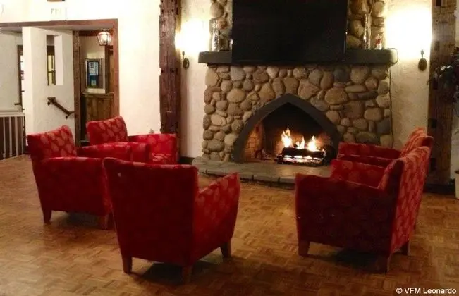 Aurora Inn Hotel & Event Center, Ascend collection