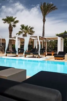 Aurora Luxury Suites - Havuz