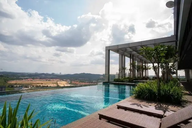 Aurora Pavilion Bukit Jalil by Ody Suites - Havuz