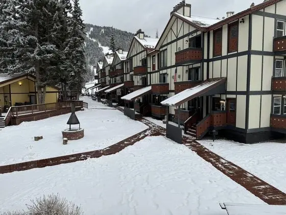 Auslander Condominiums - Öne Çıkan Resim