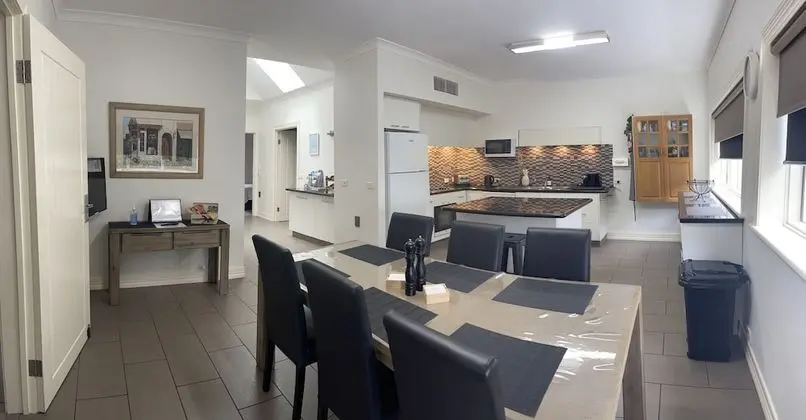 Austral Place 88 via Merri River - Öne Çıkan Resim