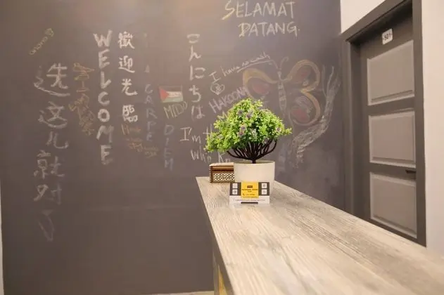 Australian Deluxe Hostel - Lobi
