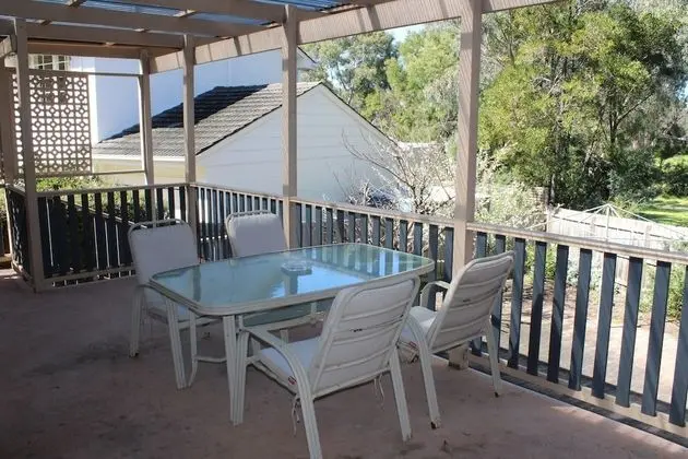 Australian Home Away at Doncaster Grange Park - Yerinde Yemek