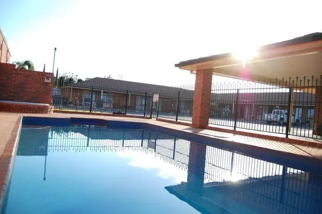 Australian Settlers Motor Inn - Havuz