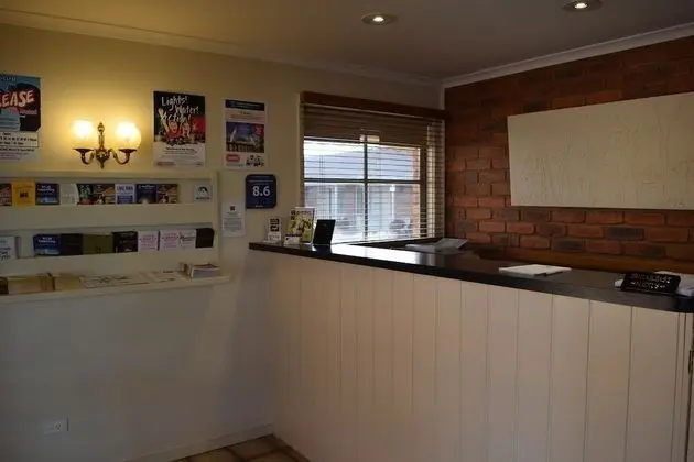 Australian Settlers Motor Inn - Lobi