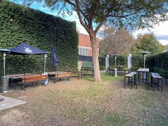 Australian Hotel Young - Dış Mekan