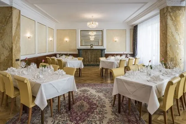 Austria Trend Hotel Astoria - Yerinde Yemek