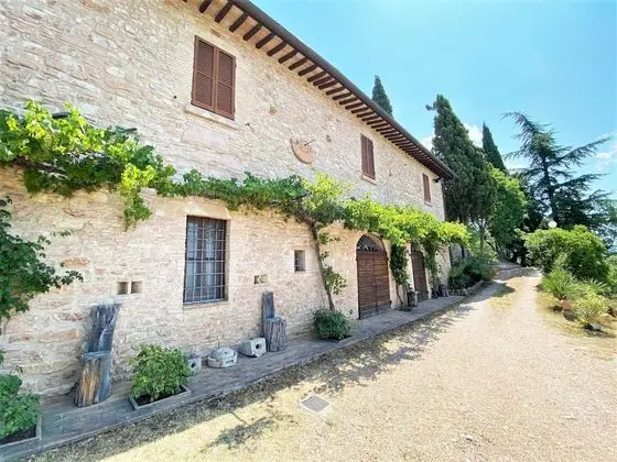 Authentic Holiday Home in Assisi With a Furnished Garden