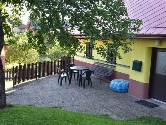 Authentic Holiday Home with Garden near Trutnov - Yerinde Yemek