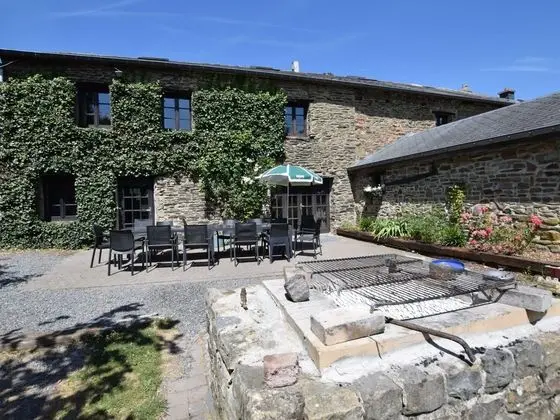 Authentic Holiday Home in Gouvy near Forest - Dış Mekan