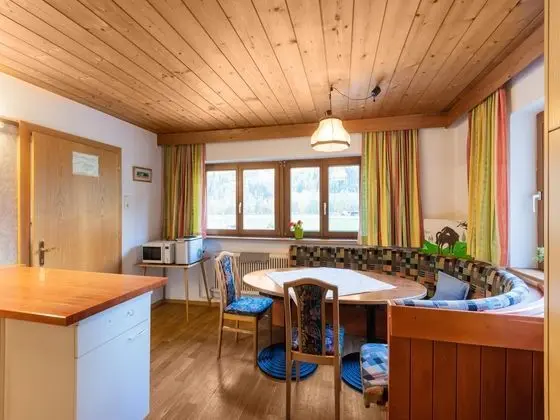 Authentic Holiday Home in Ötztal With Ski Boot Heaters - Yerinde Yemek