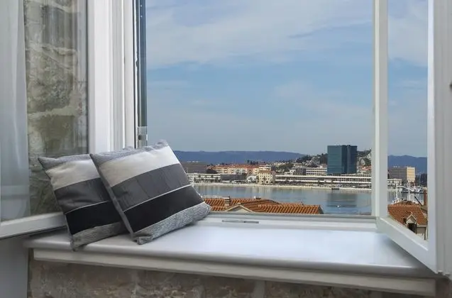 Authentic Luxury Rooms