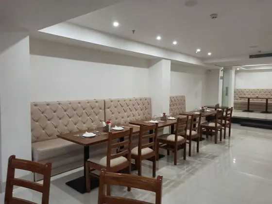 Hotel Autumn Crocus - A Boutique Hotel - Yerinde Yemek