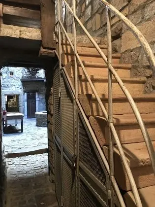 Aux Prisons de Montagny - Lobi