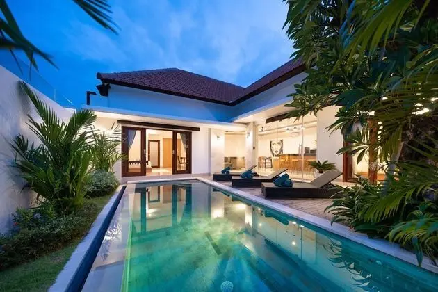 AV Villa Selina