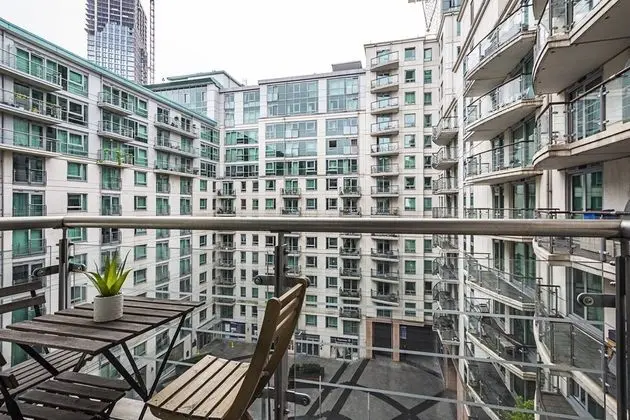 Av Stays Central London 2 Bedroom Riverside