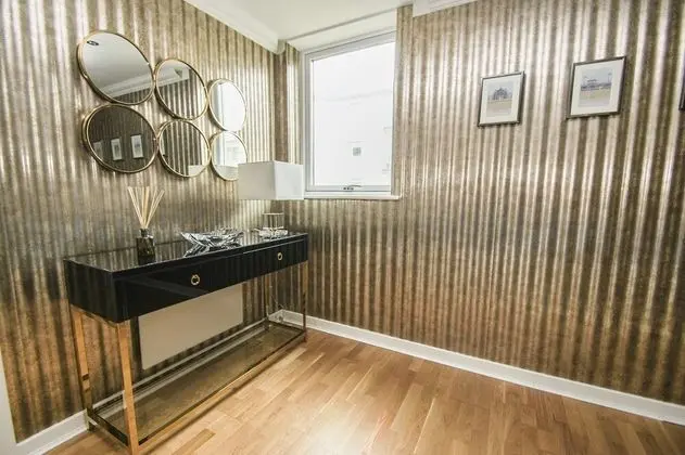 Avalon Balcony Apartment - İç Mekan