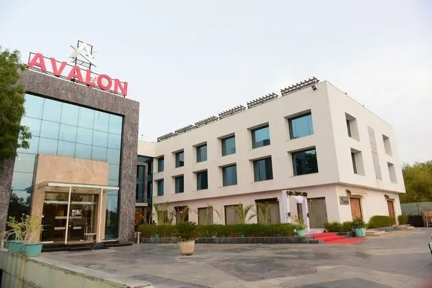 Avalon Hotel & Banquets