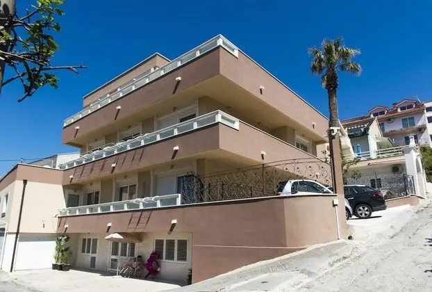 Avama View Apartment