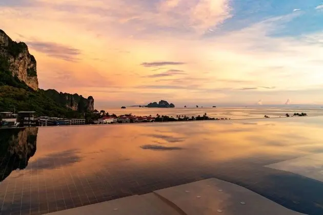 Avani Ao Nang Cliff Krabi Resort - Havuz