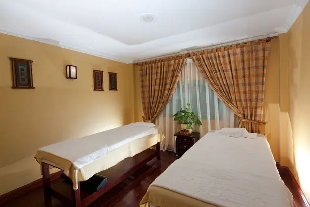 Avani Hai Phong Harbour View Hotel - Spa