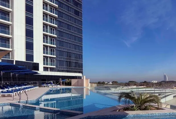 Avani + Palm View Dubai Hotel & Suites - Havuz