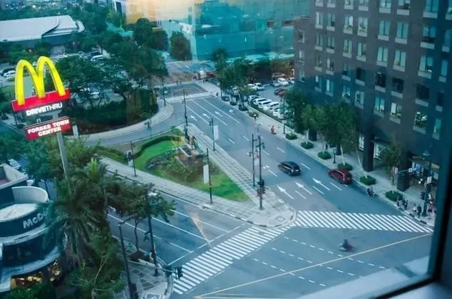 Avant BGC Apartments by PH Staycation