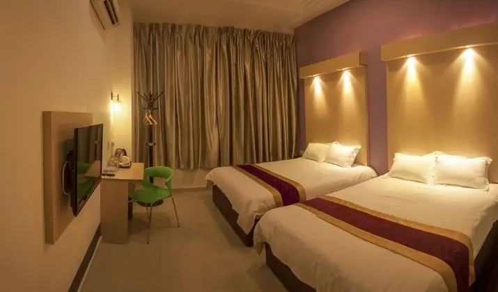 AVANTGARDE HOTEL - Oda