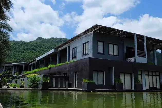 Avatar Miracle Hotel