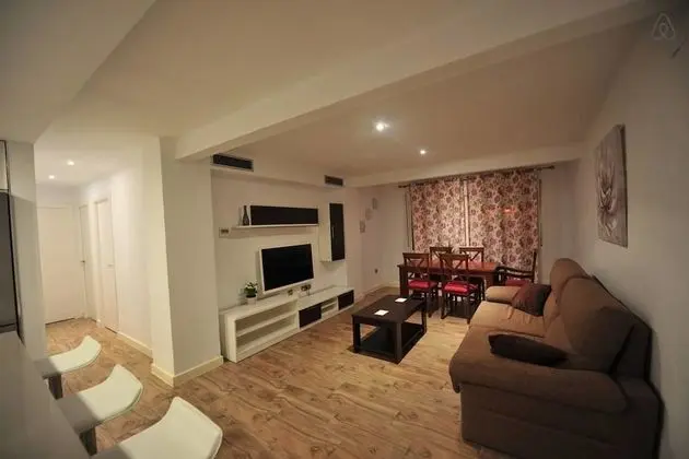 Avenida entre Estadio y Victoria