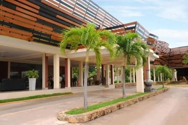 Avenra Garden
