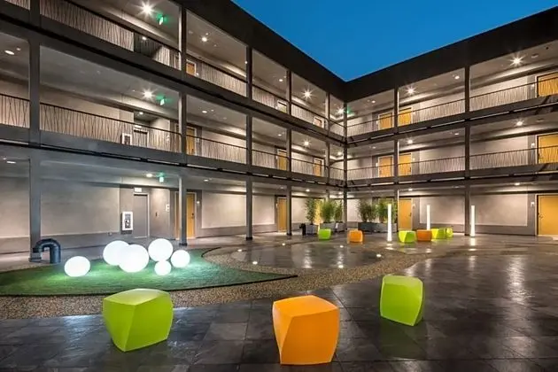 AVENTURA HOTEL