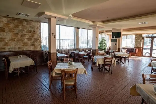 Hotel Avenue - Yerinde Yemek