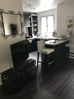 Avenue de Général de Gaulle Guesthouse - Mutfak