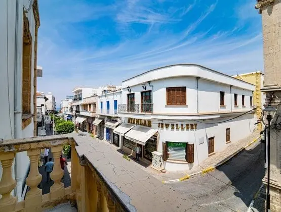 Avenue Hotel
