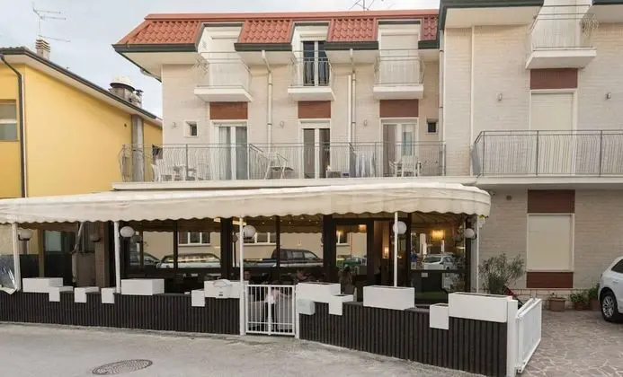 Hotel Avenusta - Dış Mekan