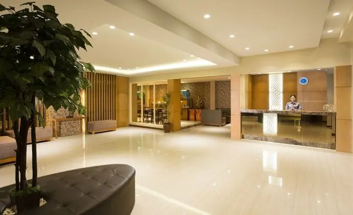 Aveon Express Hotel Yogyakarta by Daphna International - Lobi
