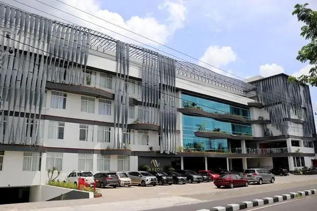 Aveon Hotel Yogyakarta by Daphna International