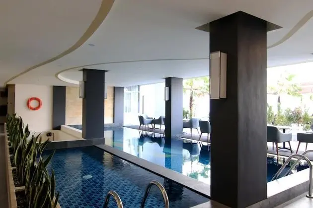 Aveon Hotel Yogyakarta by Daphna International - Havuz
