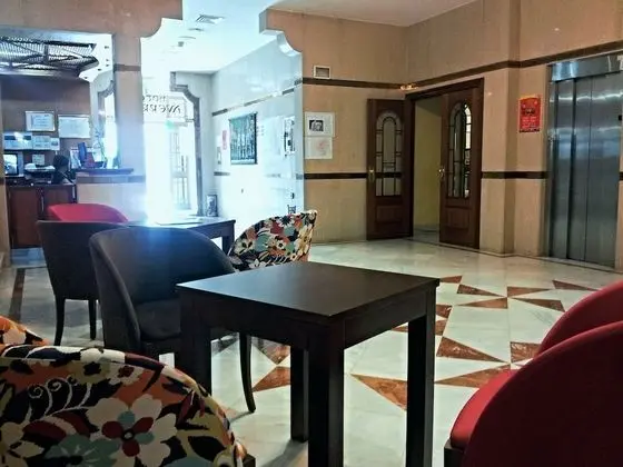 Averroes Hotel