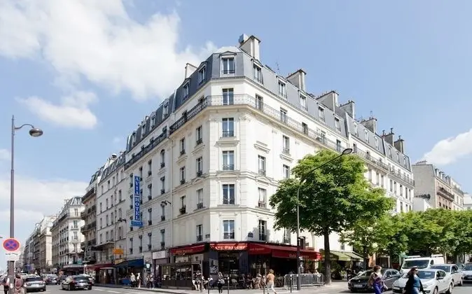 Avia Saphir Montparnasse