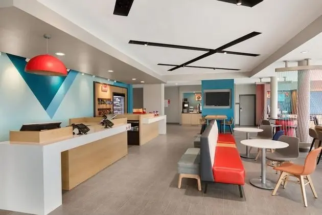 avid hotel Cedar Rapids South - Arpt Area, an IHG Hotel
