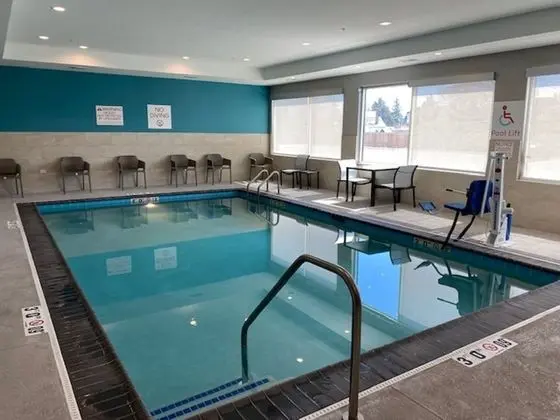 avid hotel Chicago O’Hare – Des Plaines, an IHG Hotel - Havuz