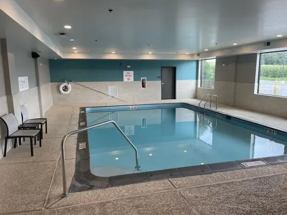 AVID Hotel Lancaster - Havuz