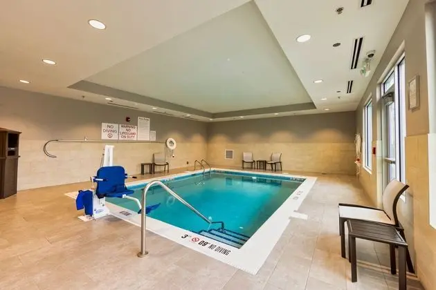 Avid Hotels Denver Airport Area, an IHG Hotel - Havuz