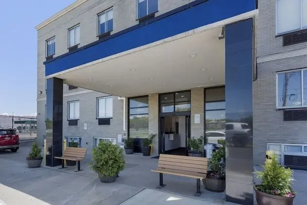 Avion Inn Near LGA Airport, Ascend Hotel Collection - Dış Mekan